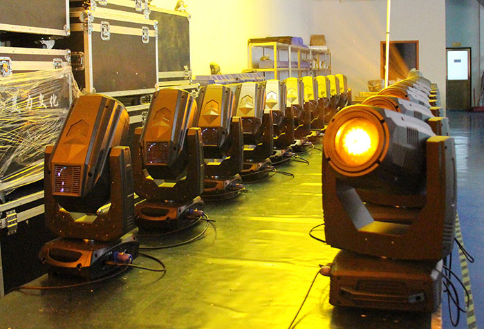 搖頭光束燈舞臺(tái)燈光設(shè)備