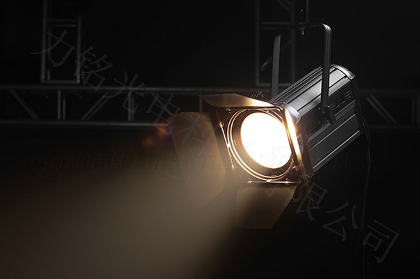 舞臺(tái)LED聚光燈